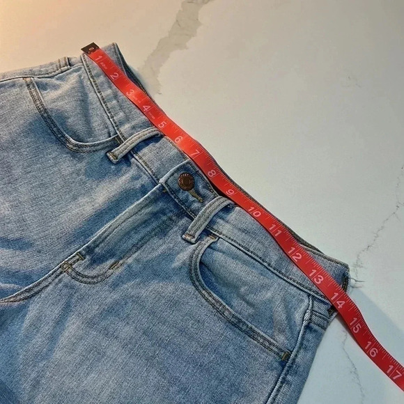 Old Navy light Wash denim shorts. Size  0 - Picture 5 of 7